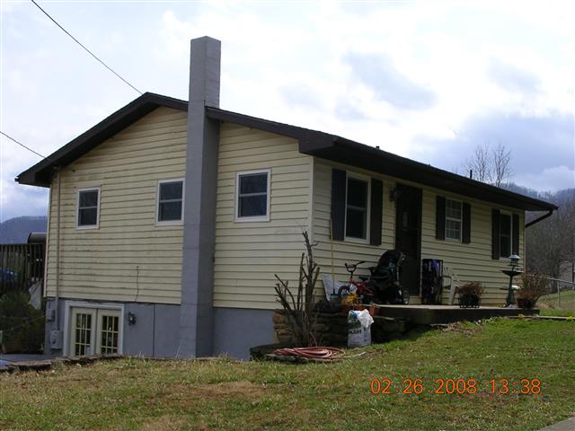 A picture of the property located at 35 GOOD NEIGHBOR RDG, WEAVERVILLE NC 28787.