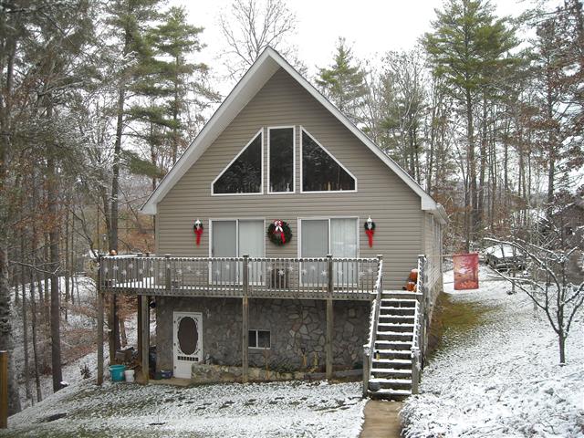 A picture of the property located at 11 CAMP FIRE LN, WEAVERVILLE NC 28787.