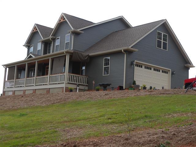 A picture of the property located at 10 IVY KNOLL LN, WEAVERVILLE NC 28787.