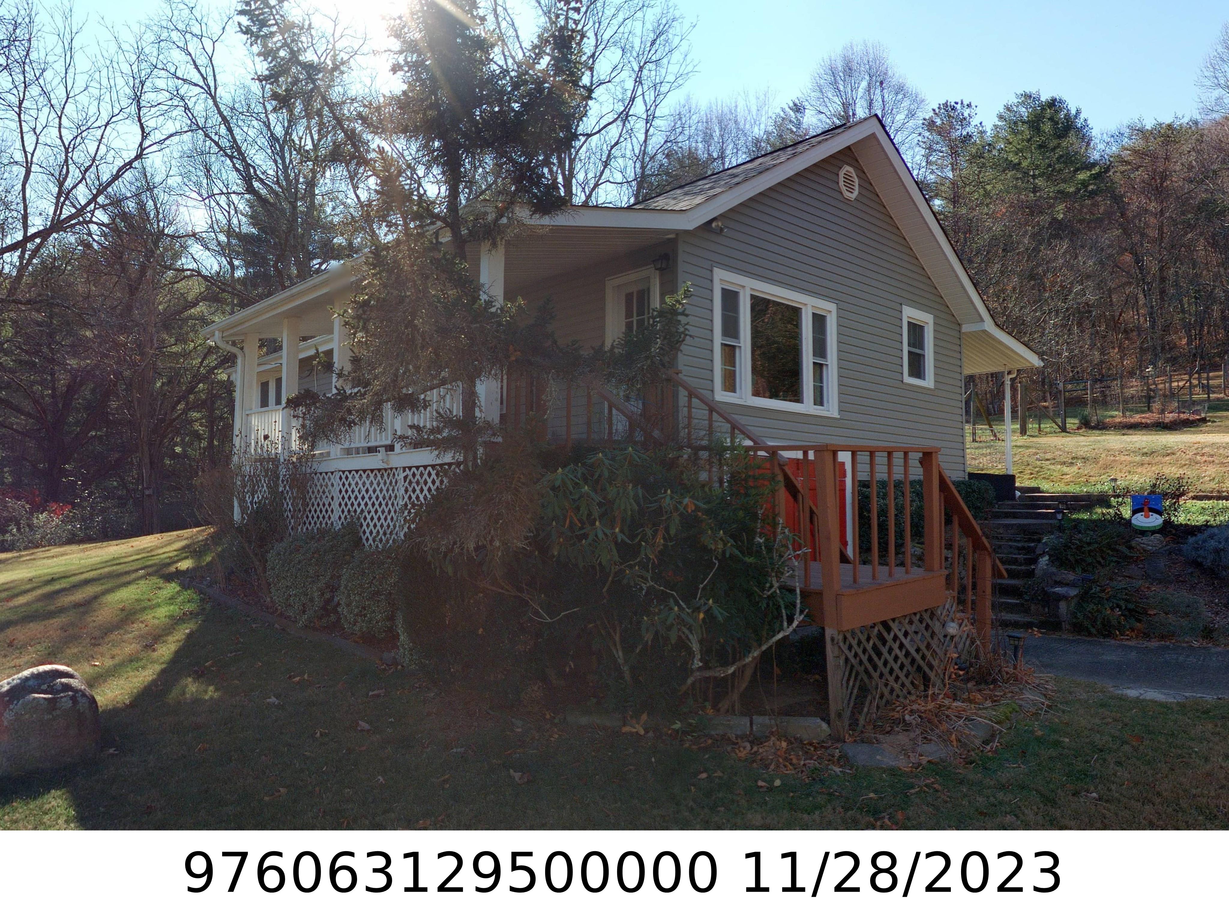 A picture of the property located at 42 ARBOR LN, ASHEVILLE NC 28805.
