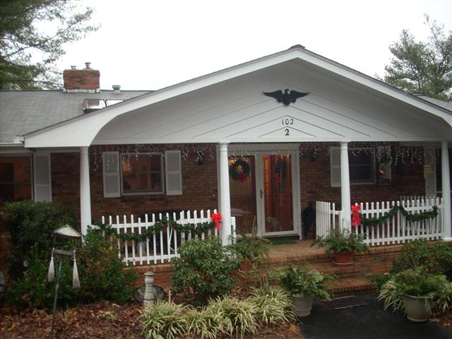 A picture of the property located at 102 ASHLEY CIR, ASHEVILLE NC 28805.