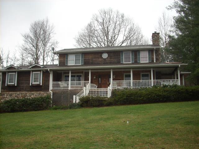 A picture of the property located at 116 ASHLEY CIR, ASHEVILLE NC 28805.