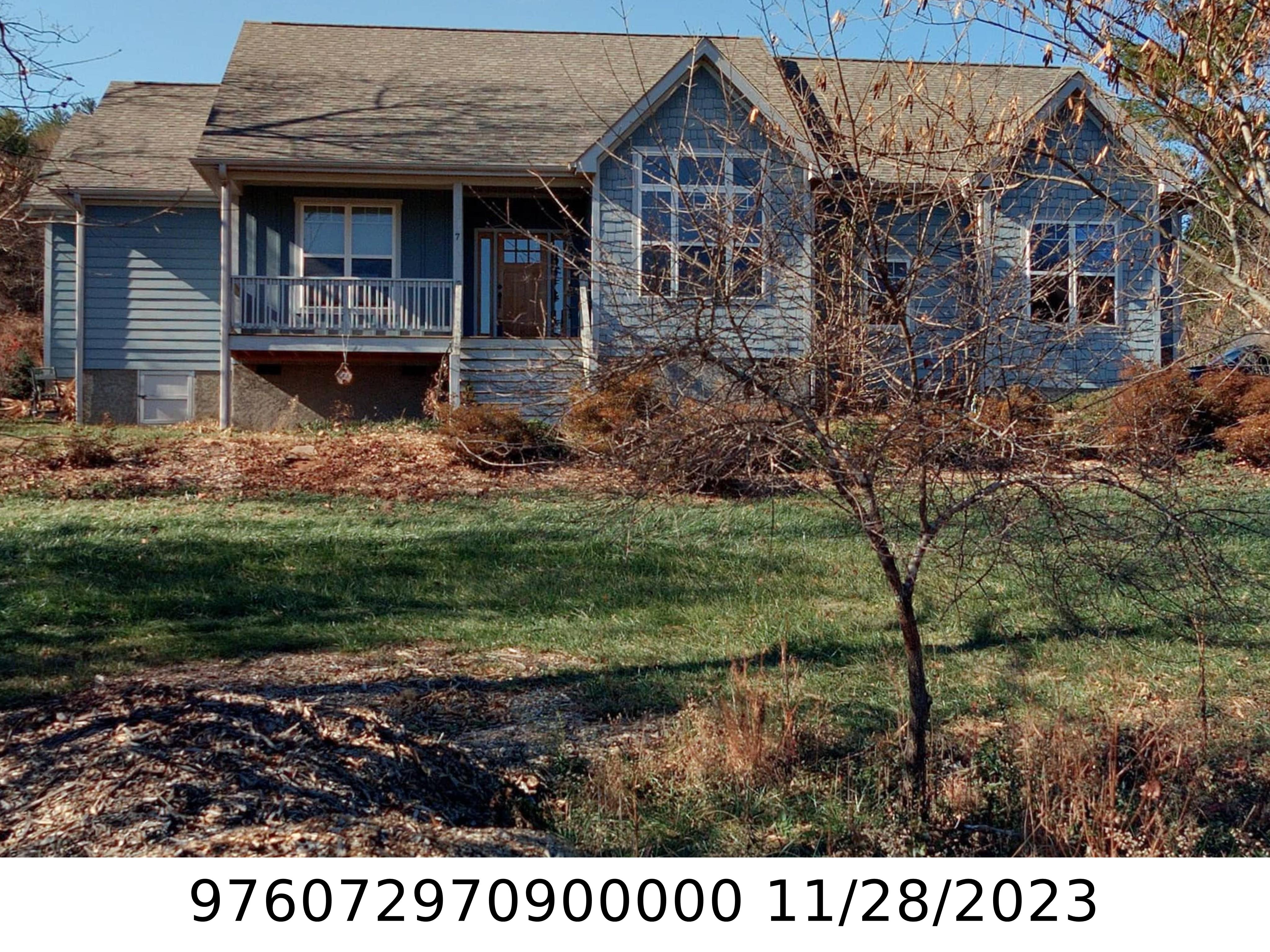 A picture of the property located at 7 TURTLEDOVE TRL, ASHEVILLE NC 28805.