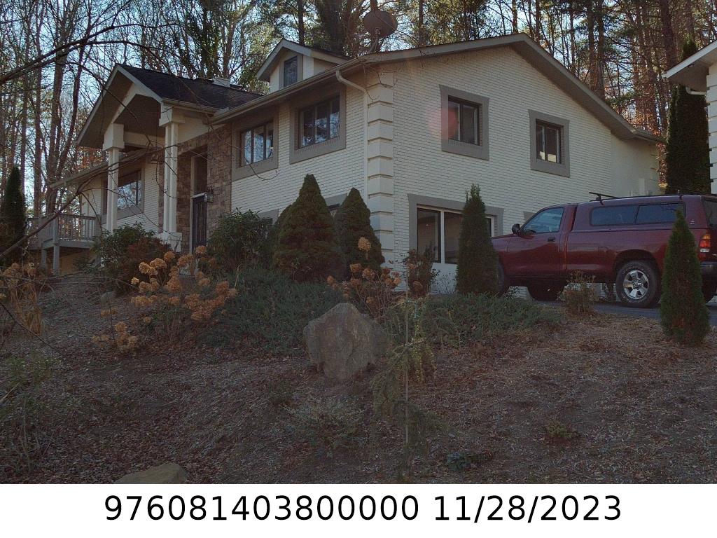 A picture of the property located at 1008 MAPLE HILL DR, ASHEVILLE NC 28805.