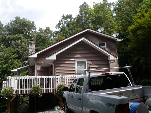 A picture of the property located at 80 FULLER LN, ASHEVILLE NC 28805.