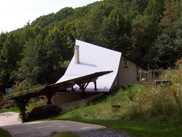 A picture of the property located at 16 WHISPER CREEK LN, ASHEVILLE NC 28804.