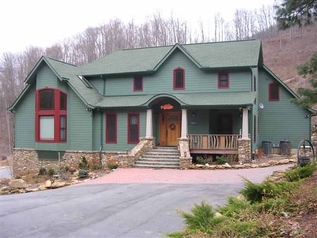 A picture of the property located at 122 JUMP COVE RD, WEAVERVILLE NC 28787.