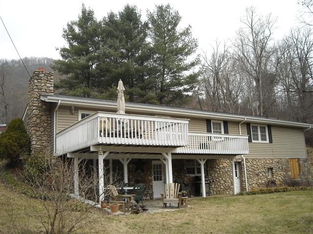 A picture of the property located at 5 VANCE KNOB LN, WEAVERVILLE NC 28787.