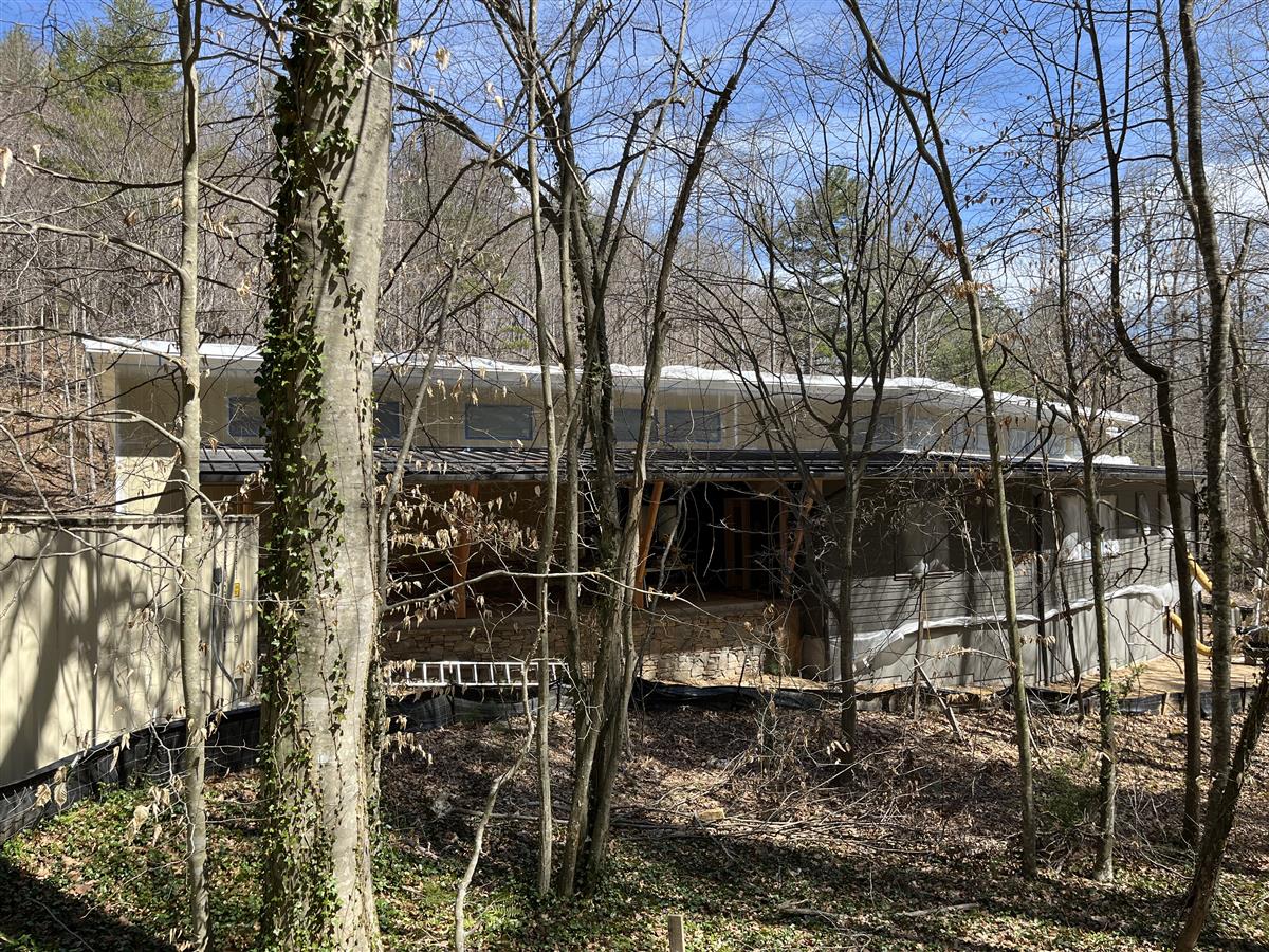 A picture of the property located at 75 HAWKS LNDG, WEAVERVILLE NC 28787.