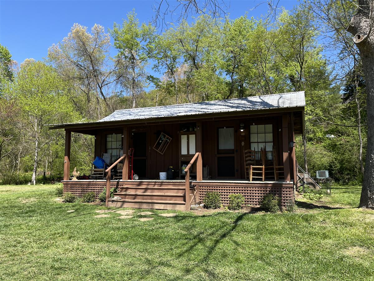 A picture of the property located at 1100 REEMS CREEK RD, WEAVERVILLE NC 28787.