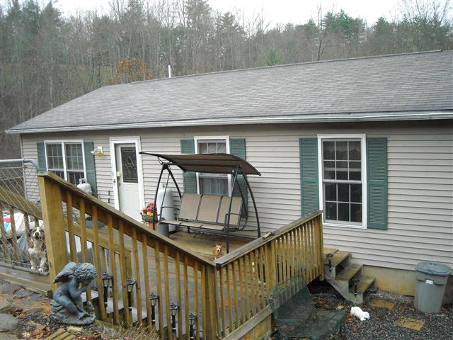 A picture of the property located at 28 JONATHAN CIR, WEAVERVILLE NC 28787.