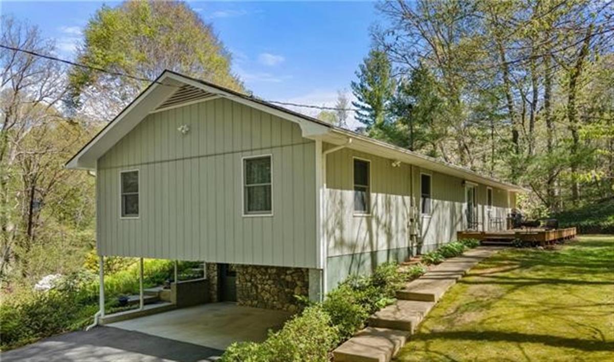 A picture of the property located at 95 SHOPE CREEK RD, ASHEVILLE NC 28805.