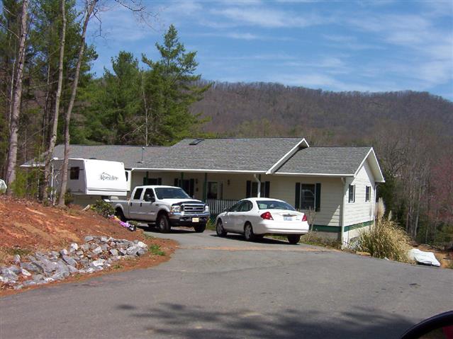 A picture of the property located at 62 BITTERSWEET LN, ASHEVILLE NC 28805.