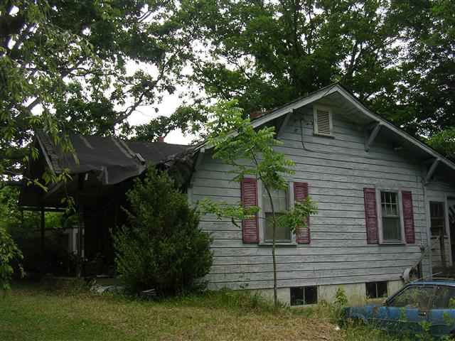 A picture of the property located at 386 DILLINGHAM CIR, ASHEVILLE NC 28805.