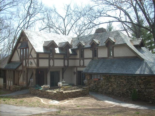 A picture of the property located at 309 DILLINGHAM CIR, ASHEVILLE NC 28805.