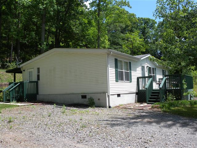A picture of the property located at 215 DILLINGHAM CIR, ASHEVILLE NC 28805.