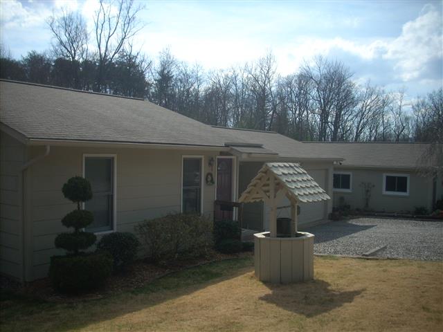 A picture of the property located at 286 DILLINGHAM CIR, ASHEVILLE NC 28805.