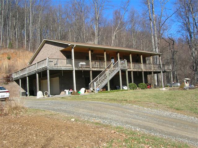 A picture of the property located at 29 PINE KNOB LN, WEAVERVILLE NC 28787.