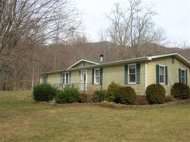 A picture of the property located at 26 CURLY WILLOW LN, WEAVERVILLE NC 28787.