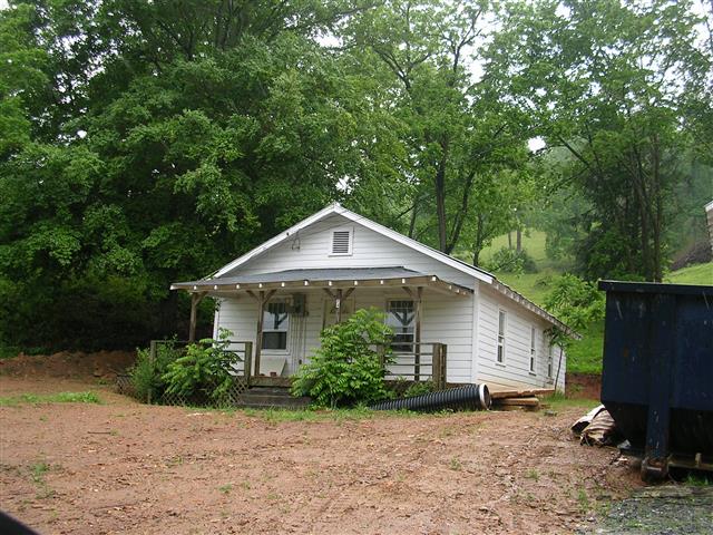 A picture of the property located at 6 HILLCREST CIR, BARNARDSVILLE NC 28709.