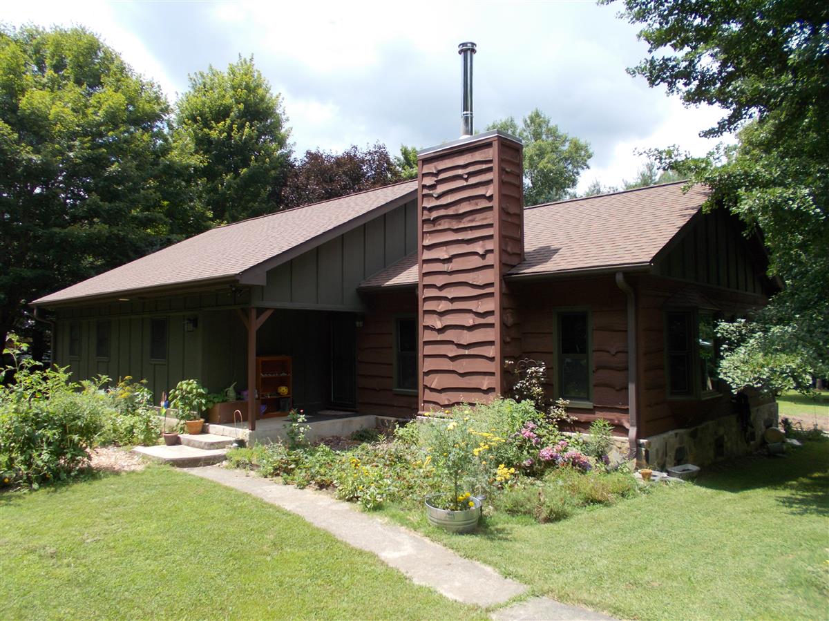 A picture of the property located at 1036 BEE TREE RD, SWANNANOA NC 28778.