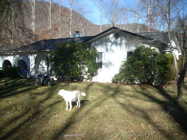 A picture of the property located at 14 WATCH KNOB LN, SWANNANOA NC 28778.