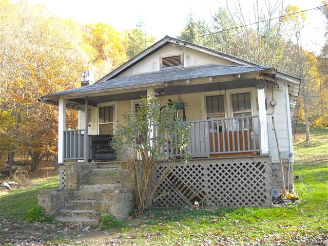 A picture of the property located at 10 GRASSY LN, BARNARDSVILLE NC 28709.