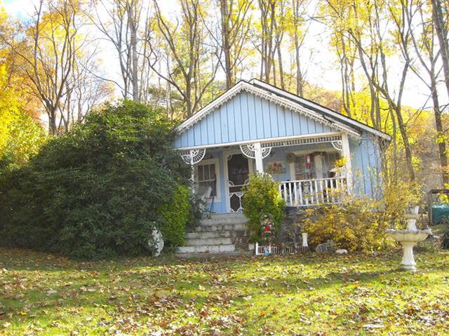 A picture of the property located at 4 GRASSY LN, BARNARDSVILLE NC 28709.